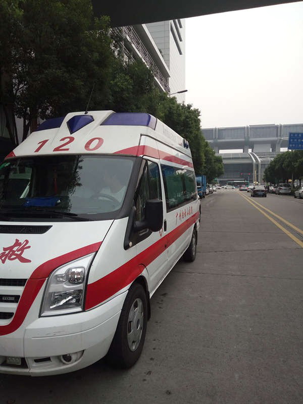 长沙私人救护车租车费用