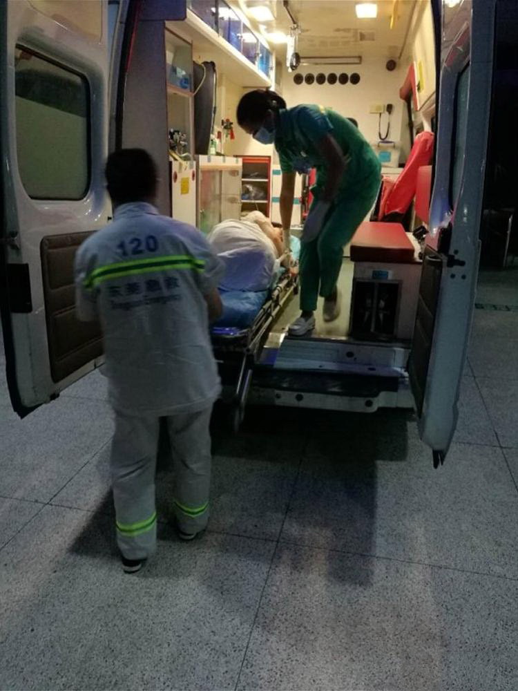 长沙出租救护车联系电话