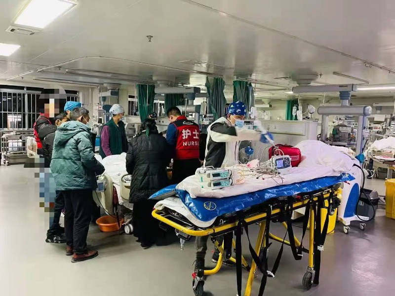 岳阳南华大学附属怀化医院到南阳市唐河县出租救护车一般多少钱一辆