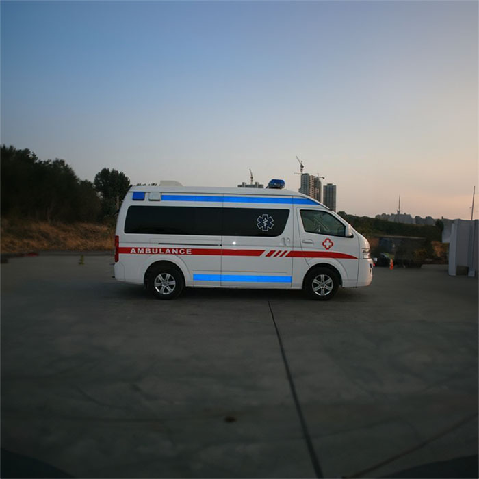 益阳益阳市第二人民医院护送到阳泉市市辖区救护车如何收费出租公司