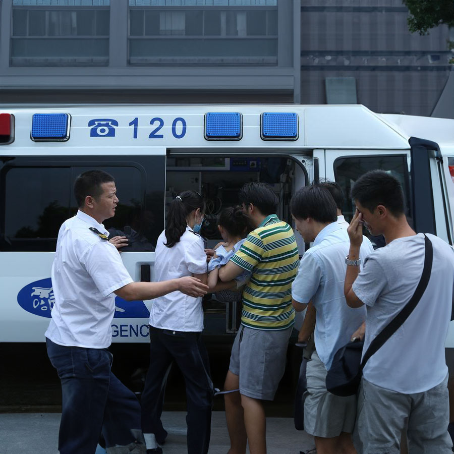 岳阳长沙市望城区茶亭镇梅花岭社区医院护送到吕梁市救护车出租一般多少钱公司