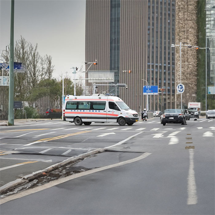 岳阳永州市中心医院转院到成都市救护车出租长途转院多少钱