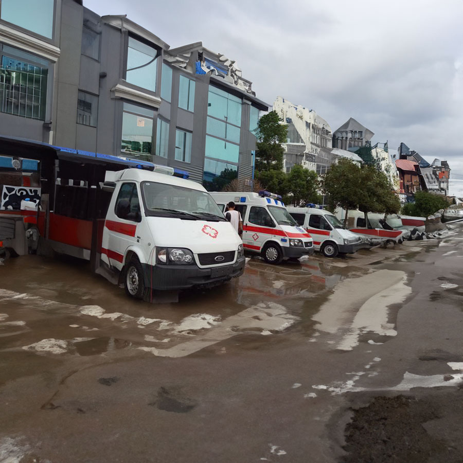 岳阳湖南省长沙市岳麓区利尔口腔门诊部转院到内江市隆昌县叫一次救护车多少钱出租
