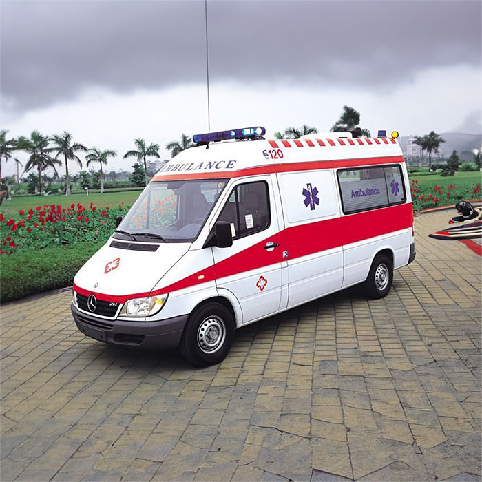 湖南长江医院有限责任公司正规救护车出租专业接送病人服务车电话