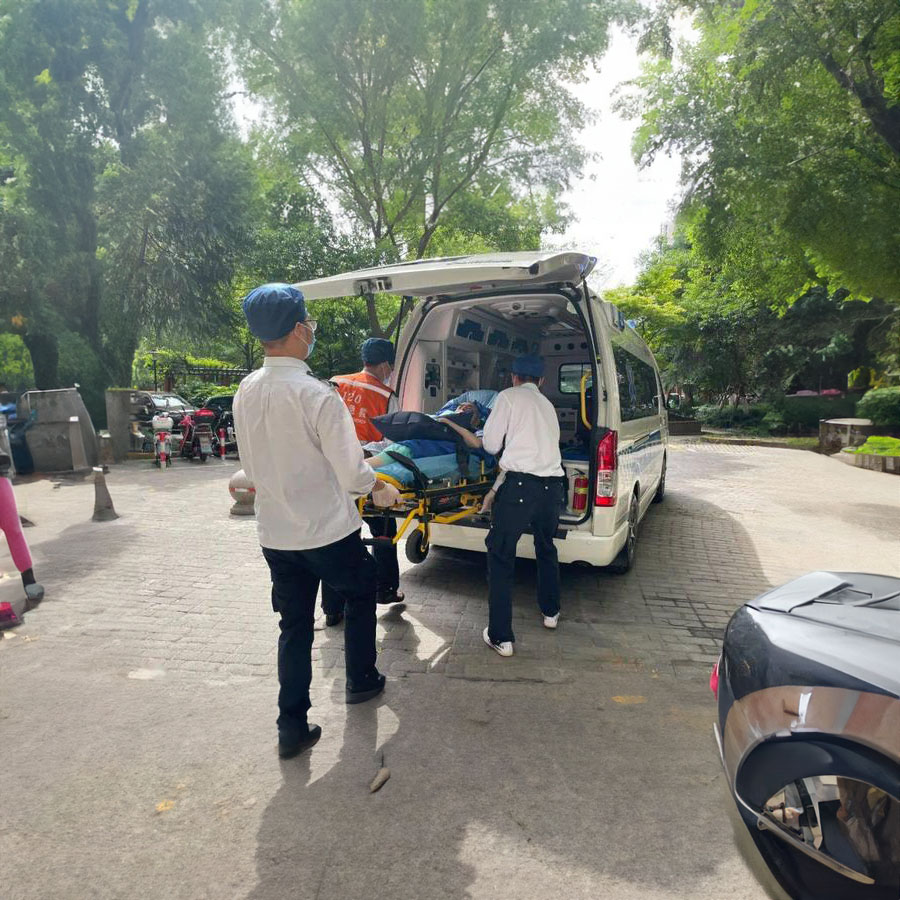 益阳湖南中南大学湘雅三医院急救车出租120电话
