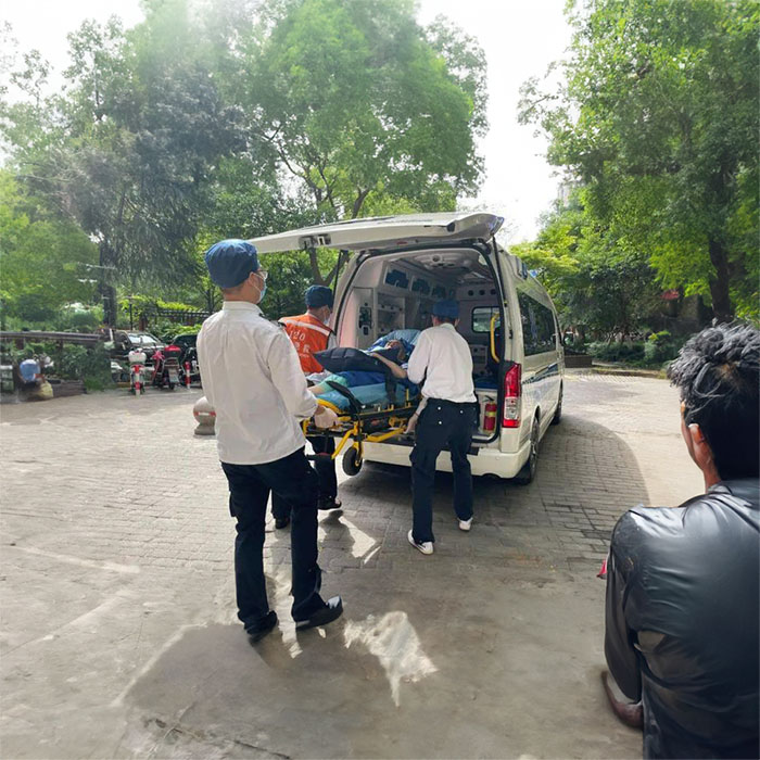 湘潭湖南省长沙程裕医院租赁救护车长途救护车出租电话