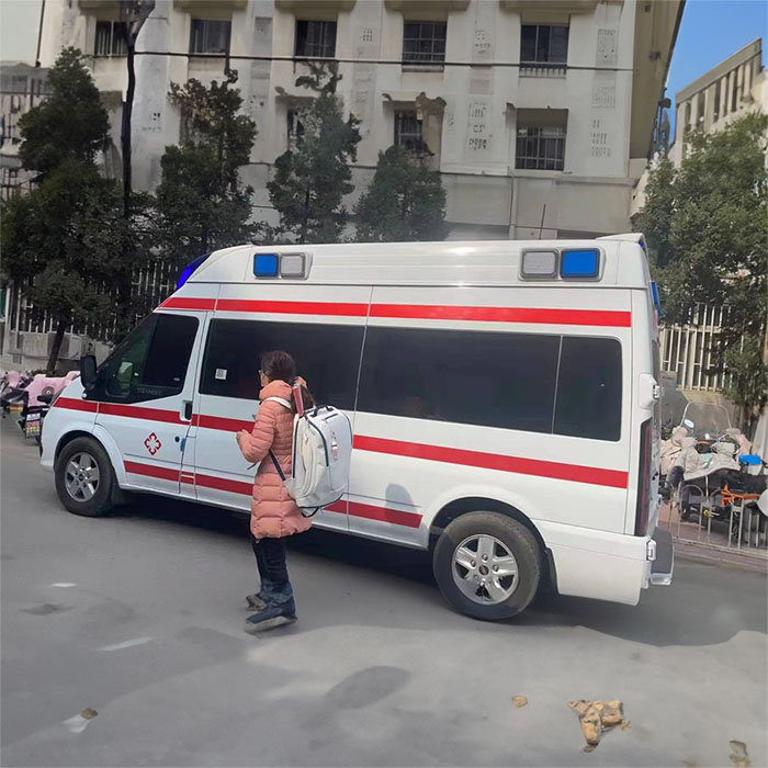 长沙出租救护车联系电话