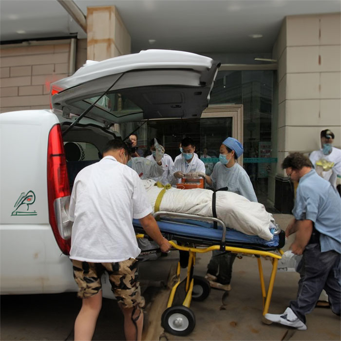 长沙出租救护车联系电话