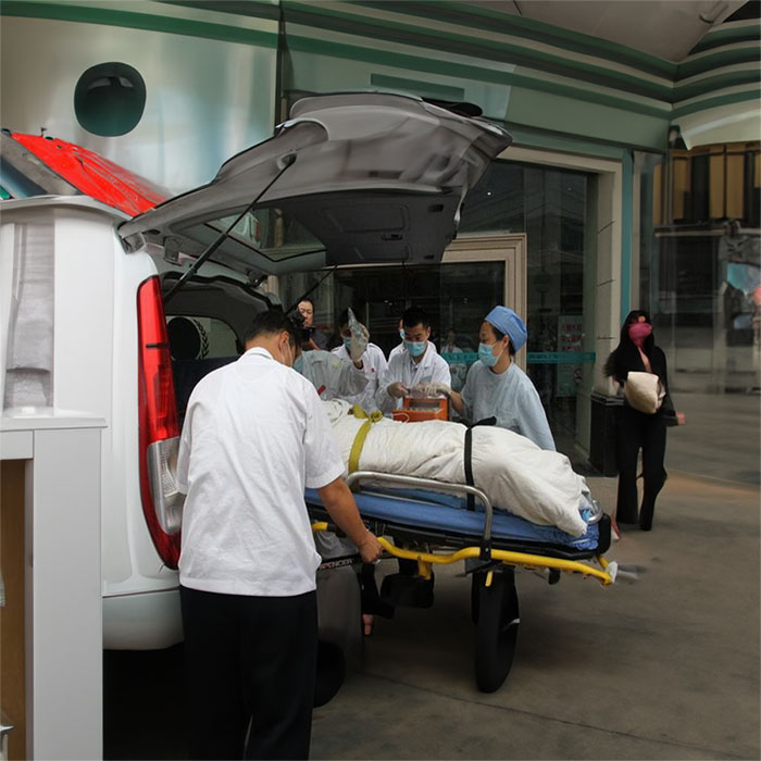 长沙出租私人救护车电话号码