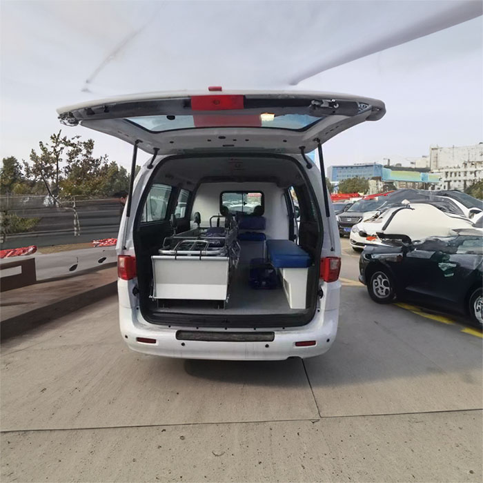 长沙出租救护车联系电话