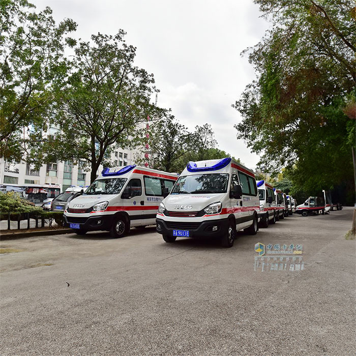 长沙租赁私人救护车电话号码
