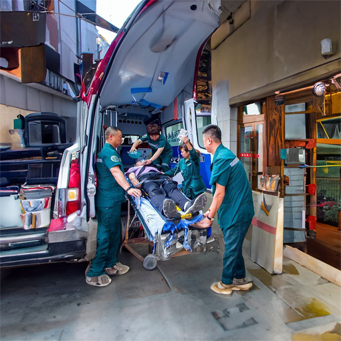 长沙出租急救车联系电话