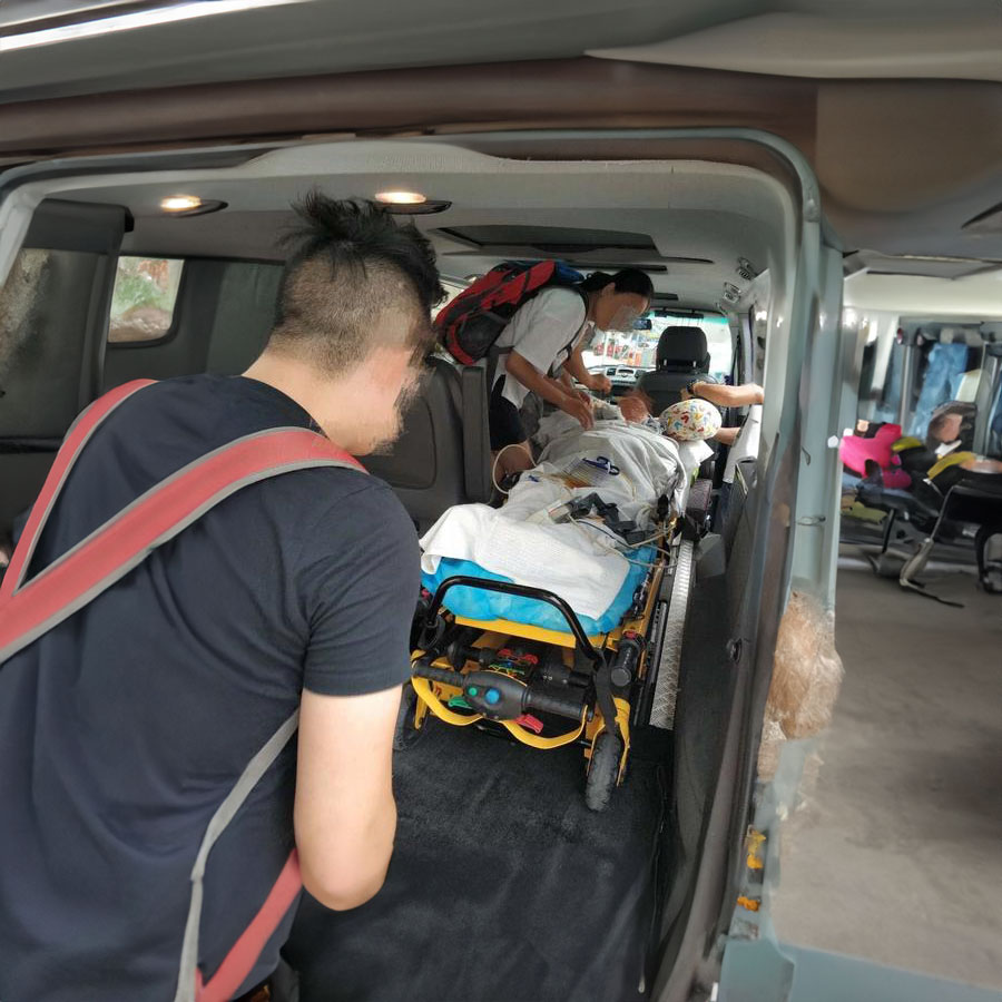 长沙出租救护车联系电话