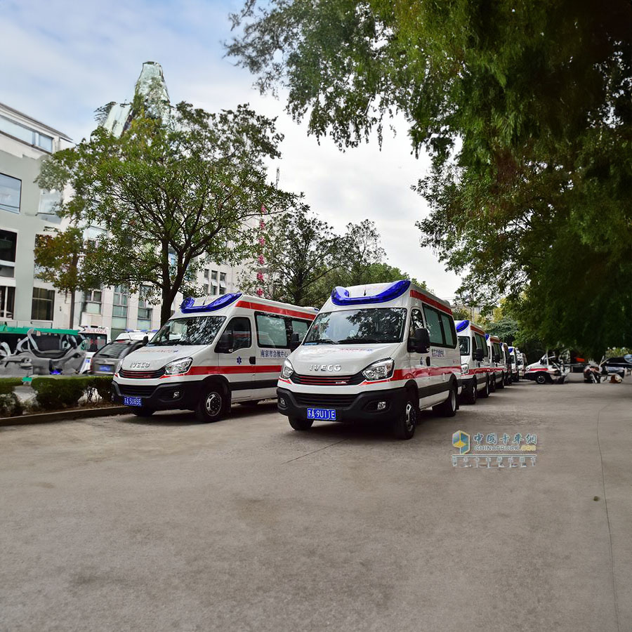 长沙出租急救车联系电话